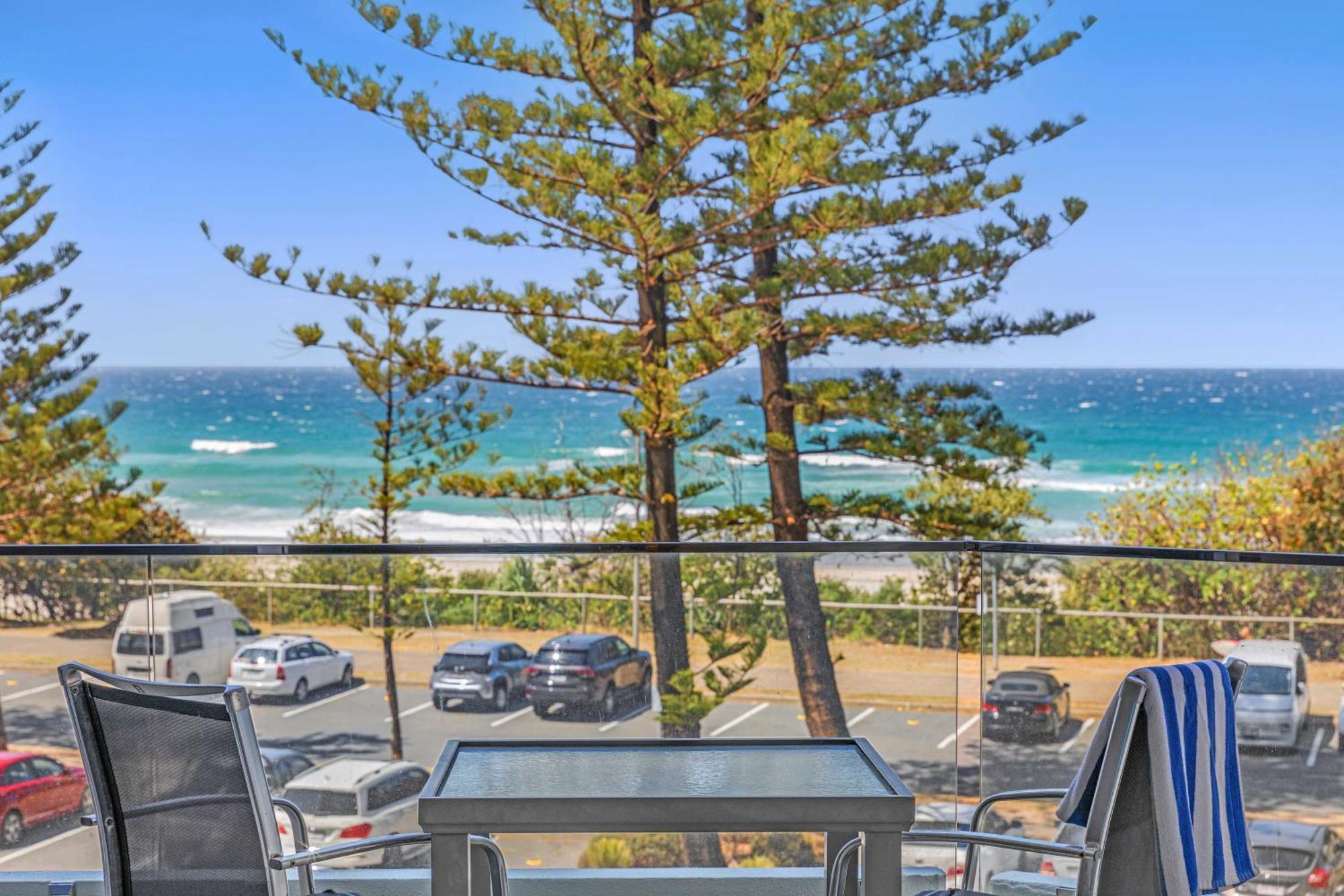 Southern Cross Beachfront Holiday Apartments Gold Coast Bagian luar foto