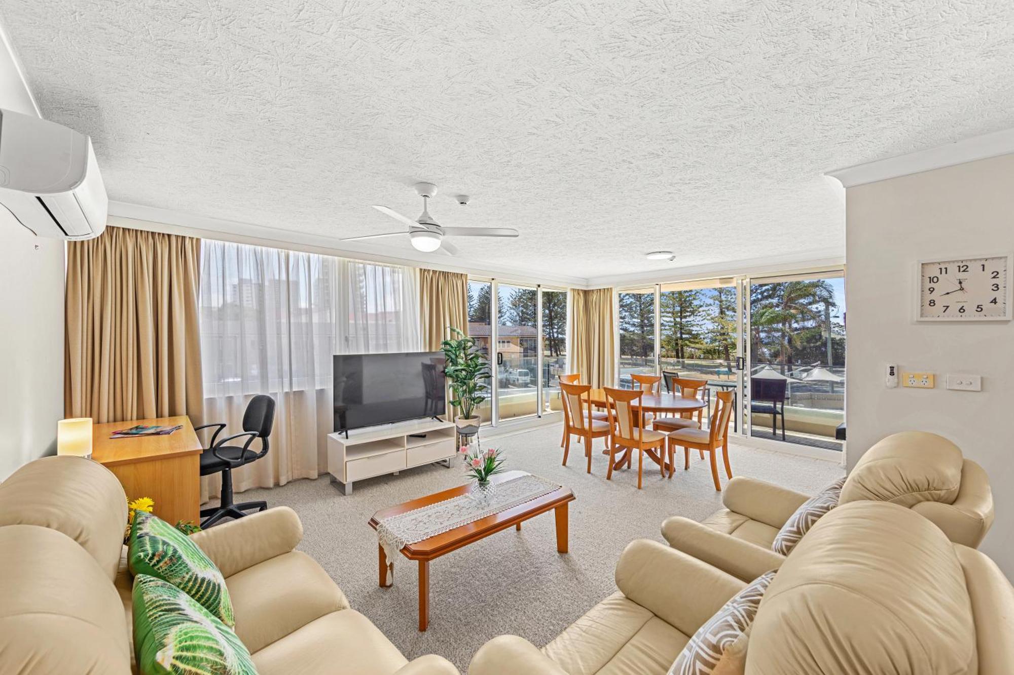 Southern Cross Beachfront Holiday Apartments Gold Coast Bagian luar foto